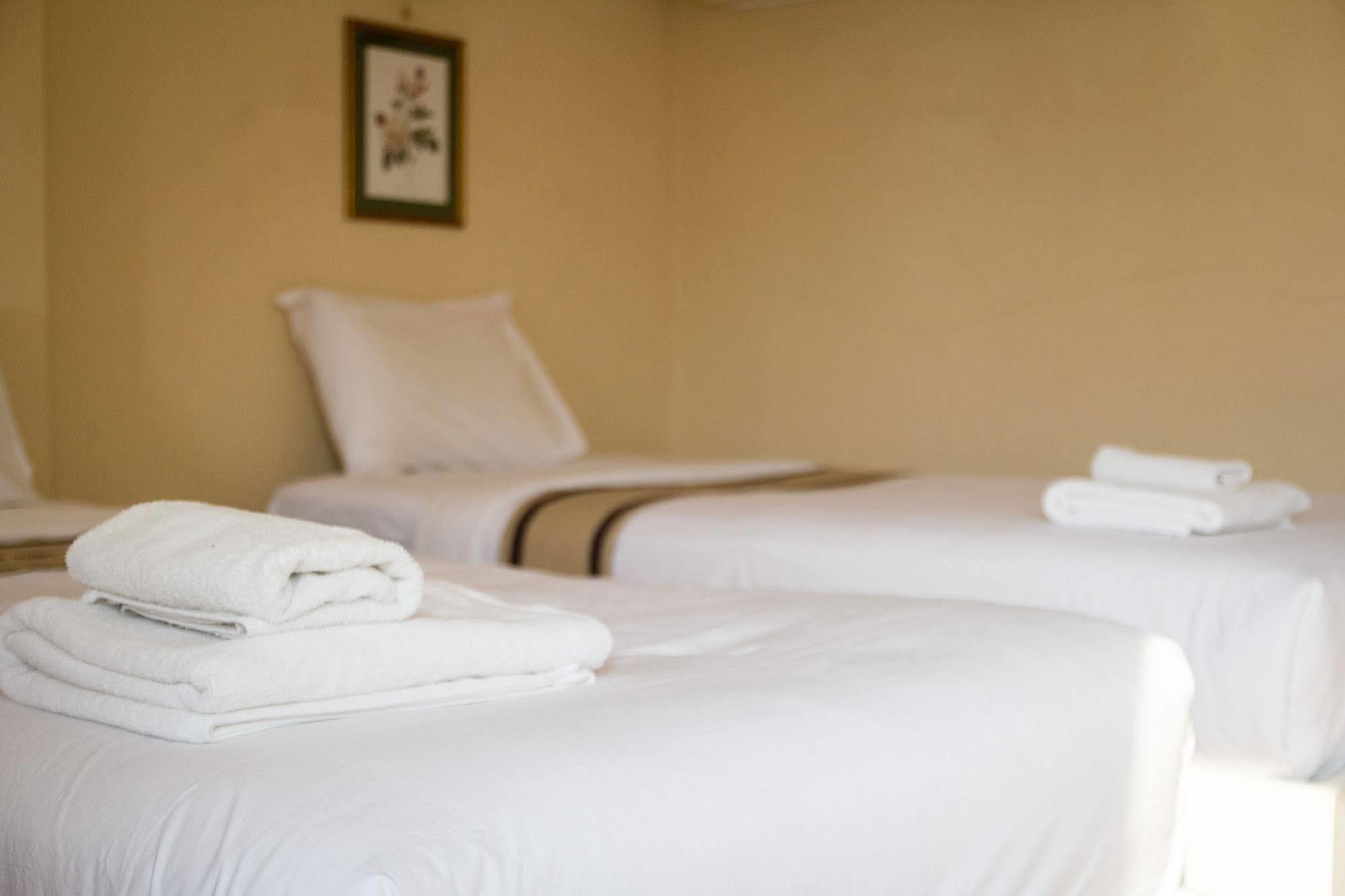 Triple Palms House Hotel Chiang Mai Luaran gambar