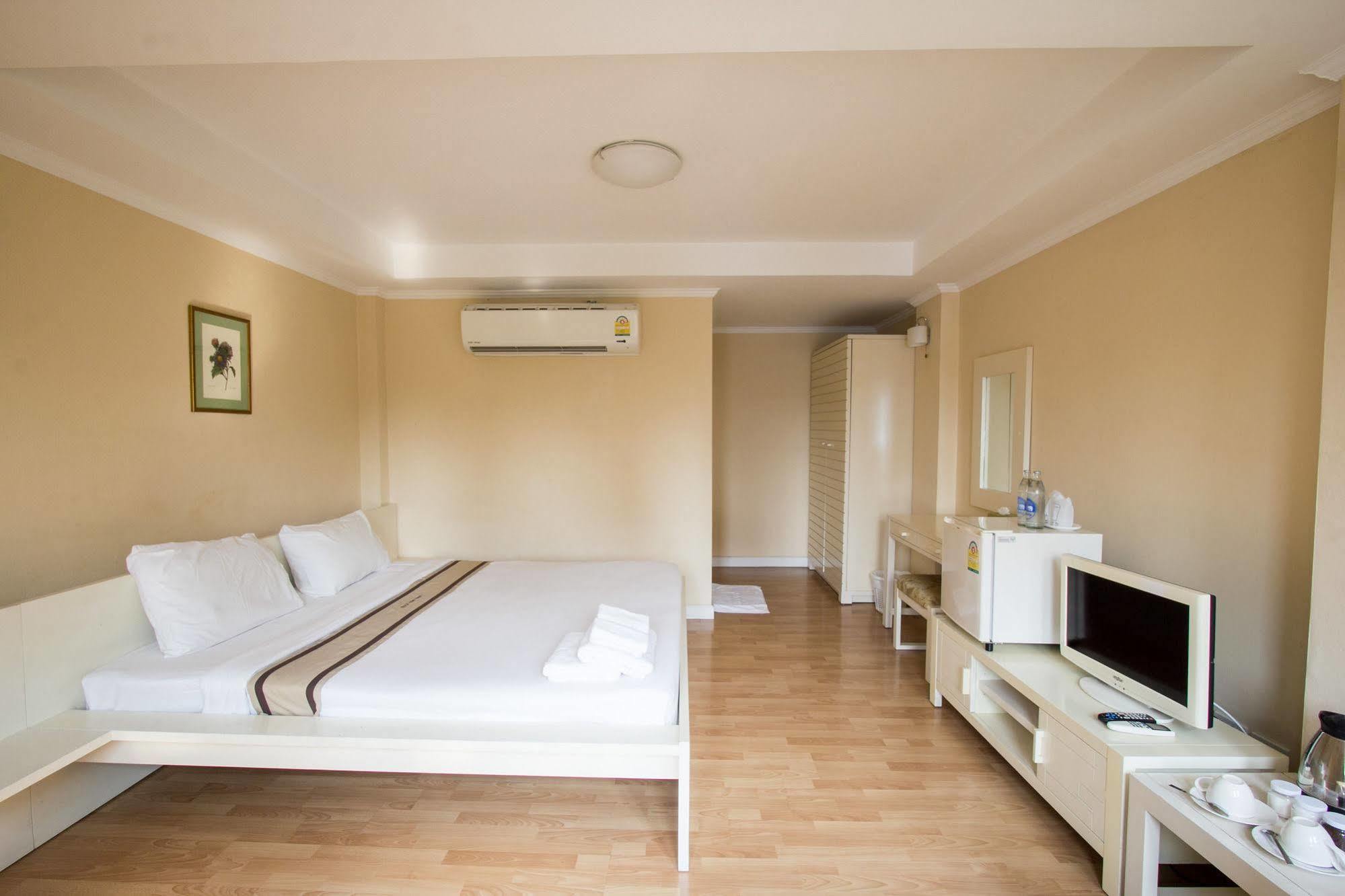 Triple Palms House Hotel Chiang Mai Luaran gambar