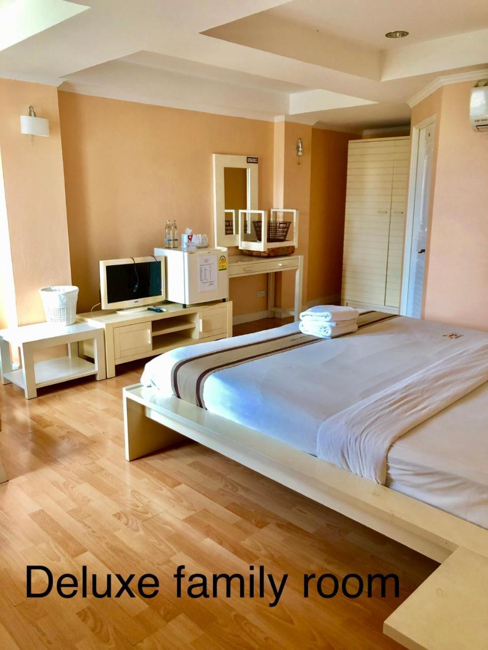 Triple Palms House Hotel Chiang Mai Luaran gambar